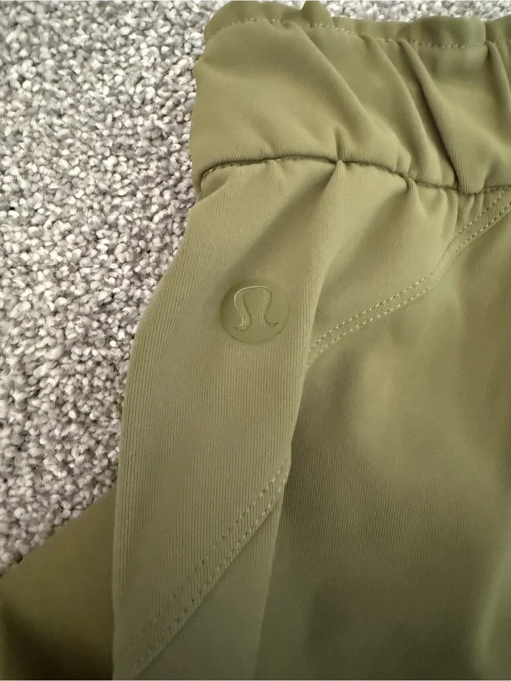 Lululemon Women’s Keep Moving Mid Rise Pant - size 10